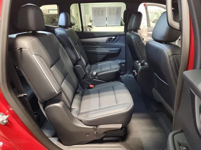 Used 2025 Buick Enclave Preferred w/ Power Package AWD/4WD image 33