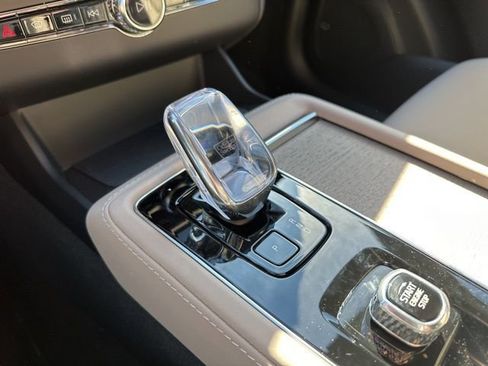 New 2026 Volvo XC90 B6 Plus w/ Protection Package Premier image 14