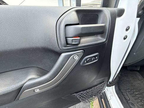 Used 2016 Jeep Wrangler Unlimited Sport AWD/4WD image 14
