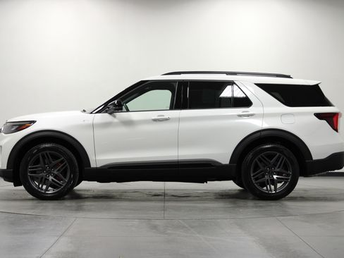 New 2026 Ford Explorer ST-Line w/ ST-Line Street Pack image 7