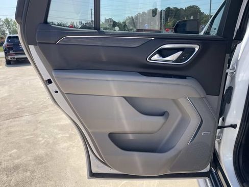 Used 2021 GMC Yukon SLT w/ SLT Premium Package RWD image 11