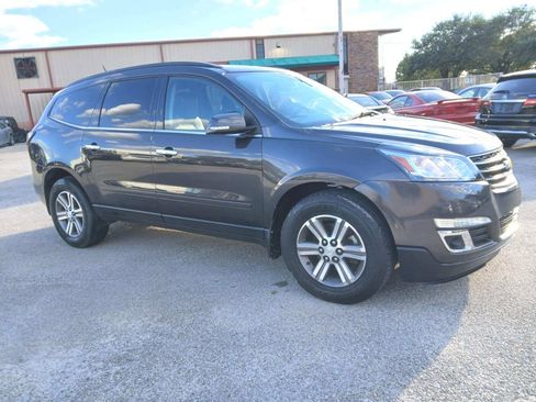 Used 2016 Chevrolet Traverse LT image 1