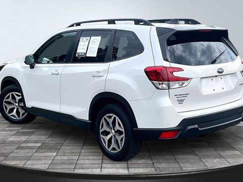 Used 2024 Subaru Forester Premium AWD/4WD image 2