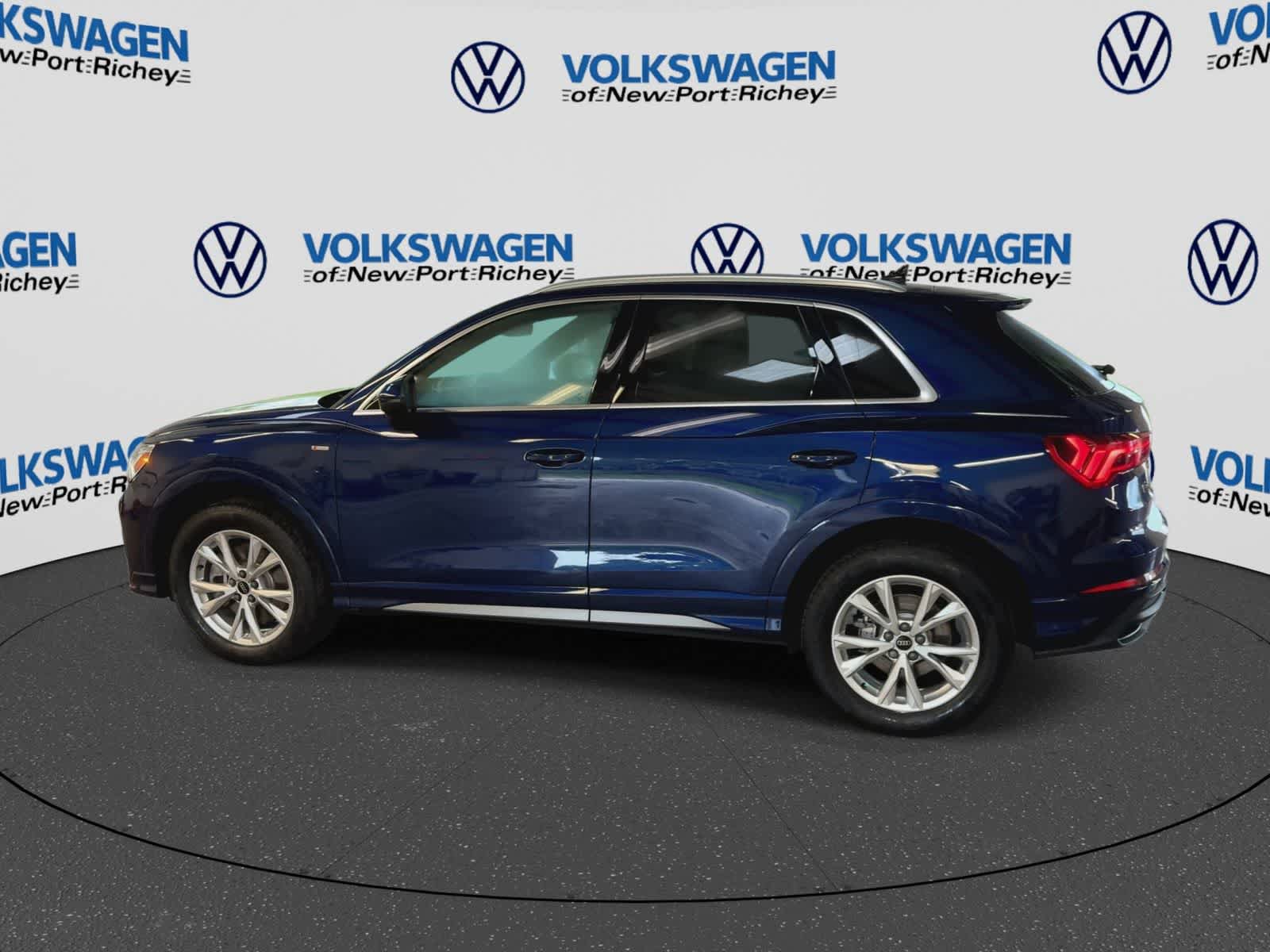 Used 2023 Audi Q3 2.0T Premium Plus w/ Premium Plus Package AWD/4WD image 5