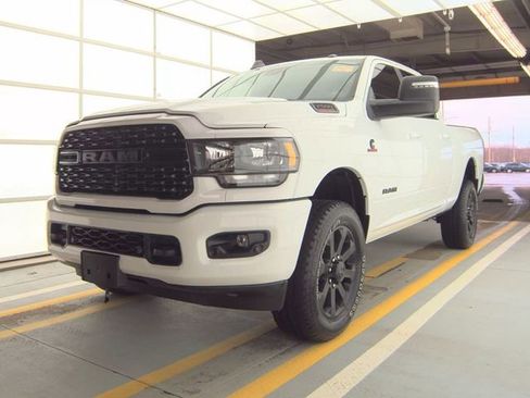 Used 2024 RAM 2500 Big Horn w/ Night Edition AWD/4WD image 3