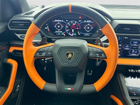 Used 2025 Lamborghini Urus SE image 11