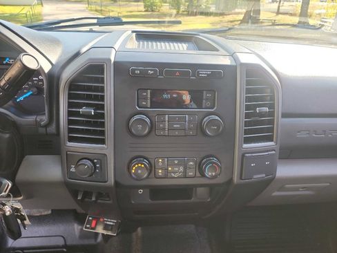 Used 2017 Ford F250 XL w/ Power Equipment Group image 22