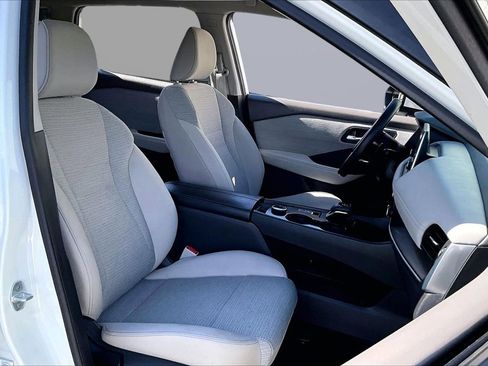 Used 2023 Nissan Rogue SV image 22