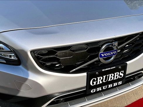 Used 2018 Volvo V60 T5 Cross Country AWD/4WD image 34