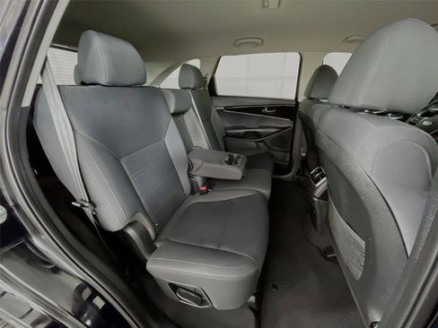 Used 2019 Kia Sorento S image 30