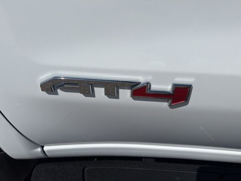 Used 2025 GMC Sierra 1500 AT4 w/ AT4 Premium Package AWD/4WD image 10