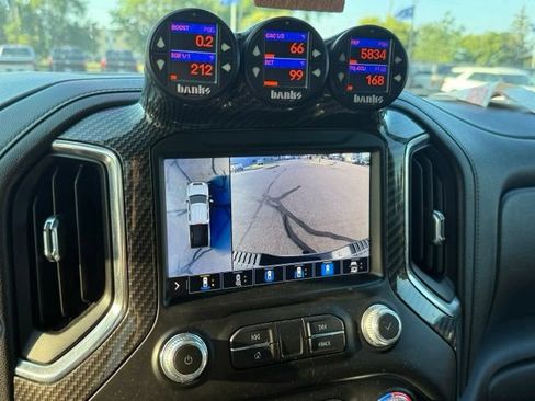 Used 2020 GMC Sierra 2500 Denali w/ Denali Ultimate Package AWD/4WD image 3