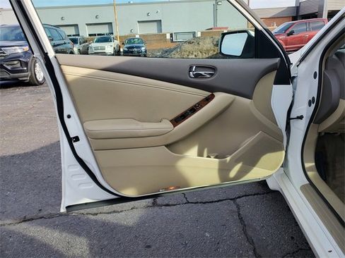 Used 2009 Nissan Altima 2.5 SL w/ SL Pkg image 10