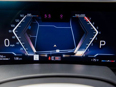 Used 2024 BMW X7 xDrive40i w/ M Sport Package image 49