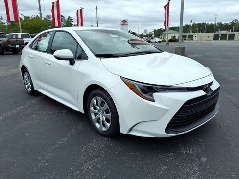 Used 2026 Toyota Corolla LE FWD image 1