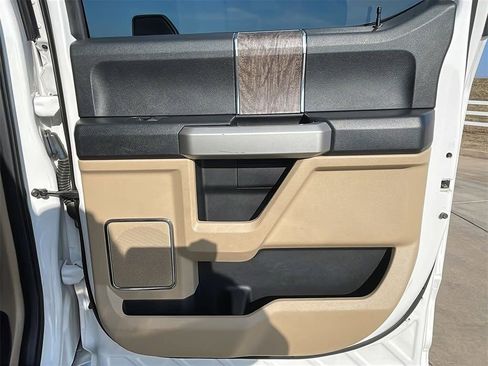 Used 2018 Ford F250 Lariat w/ Chrome Package image 13