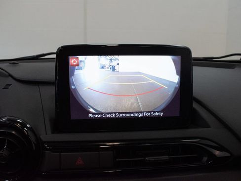 Used 2021 MAZDA MX-5 Miata Club RWD image 16