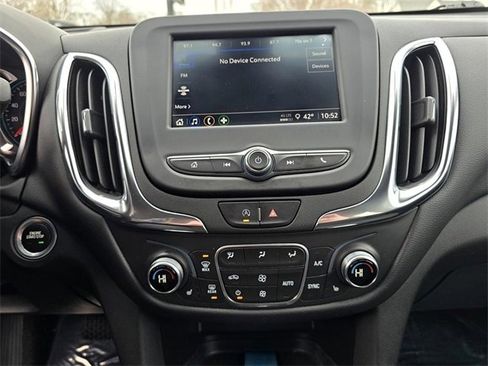 Used 2022 Chevrolet Equinox LT image 32
