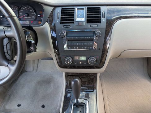 Used 2008 Cadillac DTS Luxury I w/ Sun And Sound Package image 23