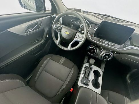Used 2025 Chevrolet Blazer LT FWD image 9