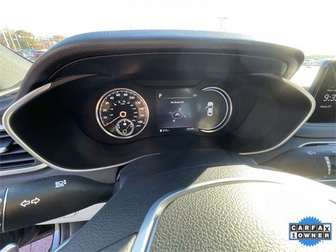 Used 2023 Genesis G70 2.0T image 13