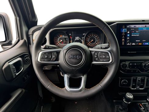 Used 2024 Jeep Wrangler Unlimited Sahara AWD/4WD image 12