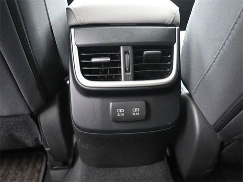 Used 2022 Subaru Outback Premium image 24