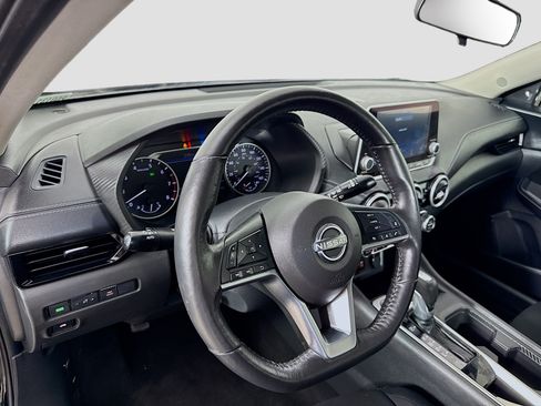 Used 2025 Nissan Sentra SV w/ All-Weather Package FWD image 11