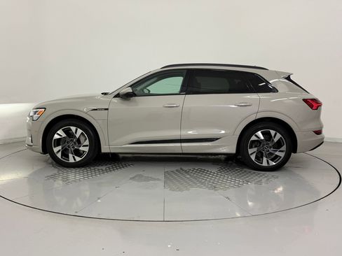 Used 2022 Audi e-tron Premium w/ Convenience Plus Package image 2