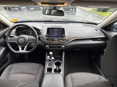 Used 2024 Nissan Altima 2.5 SV FWD image 22