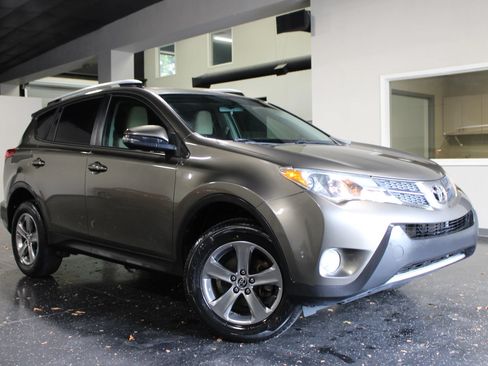 Used 2015 Toyota RAV4 XLE FWD image 37