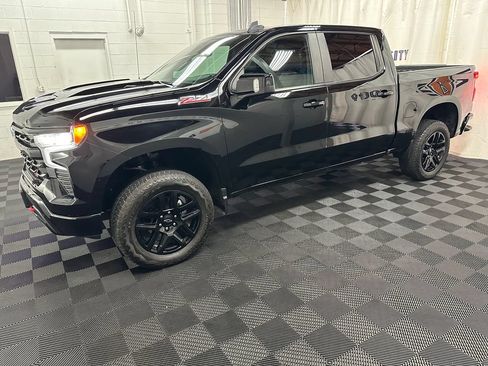 Used 2025 Chevrolet Silverado 1500 LT Trail Boss w/ LT Trail Boss Premium Package AWD/4WD image 5