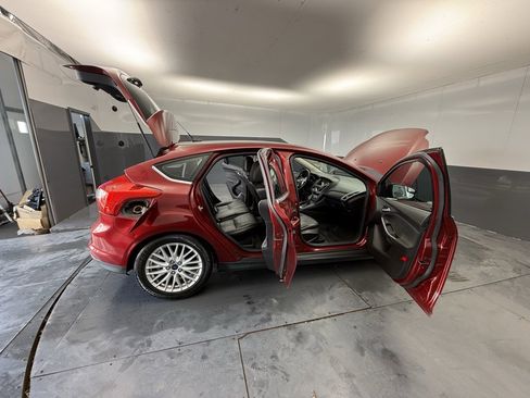 Used 2014 Ford Focus Titanium image 21