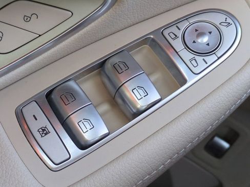 Used 2015 Mercedes-Benz C 300 4MATIC Sedan image 23