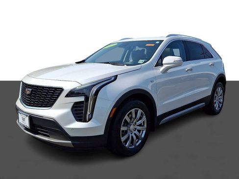 Certified 2023 Cadillac XT4 Premium Luxury w/ Technology Package AWD/4WD image 3