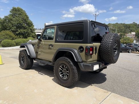 Used 2025 Jeep Wrangler Sport AWD/4WD image 6