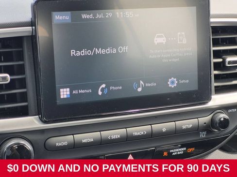 Used 2025 Hyundai Venue SEL FWD image 18