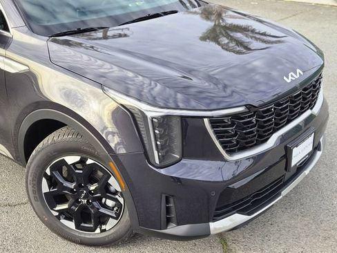 New 2026 Kia Sorento S image 3