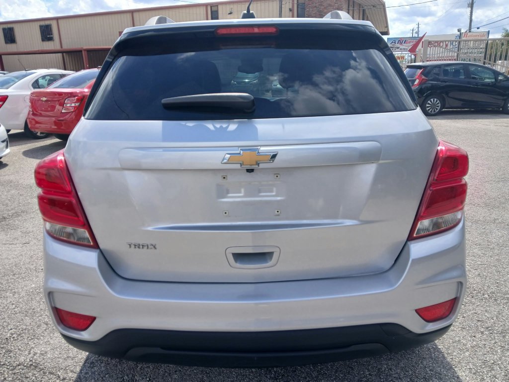 Used 2021 Chevrolet Trax LT w/ LT Convenience Package FWD image 6