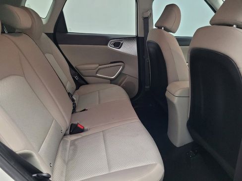 Used 2022 Kia Soul LX w/ Technology Package image 19