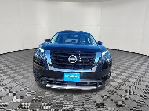 Used 2025 Nissan Pathfinder SL w/ Cargo Package AWD/4WD image 8