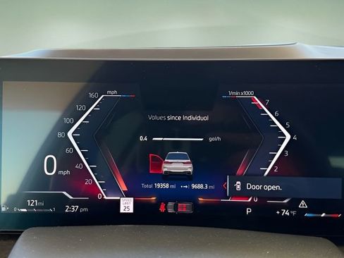 Used 2024 BMW X7 xDrive40i w/ M Sport Package image 17