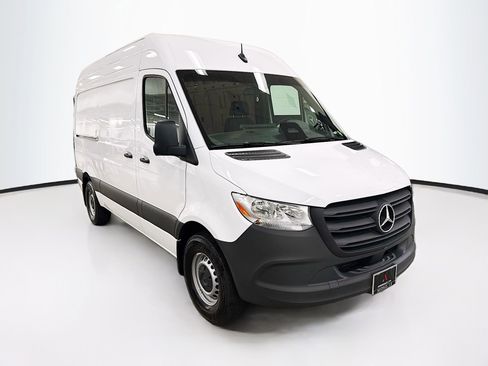 Used 2025 Mercedes-Benz Sprinter 2500 image 1