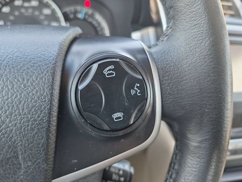 Used 2012 Toyota Camry XLE w/ Leather Pkg FWD image 14