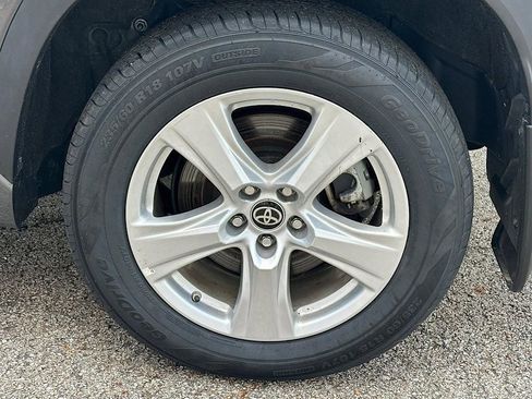 Certified 2024 Toyota Highlander Limited image 32