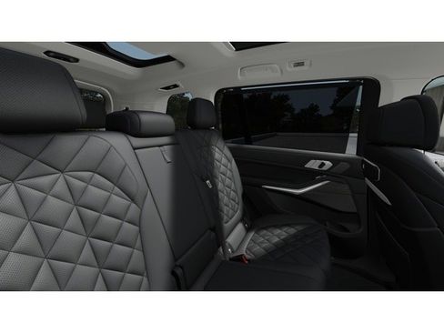 Used 2026 BMW X7 xDrive40i w/ Premium Package image 12