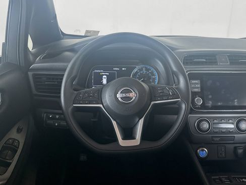 Used 2024 Nissan Leaf S FWD image 18