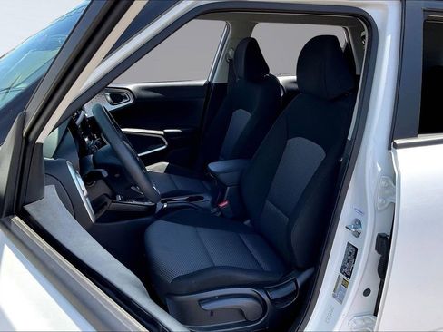 Used 2025 Kia Soul LX w/ LX Technology Package image 21