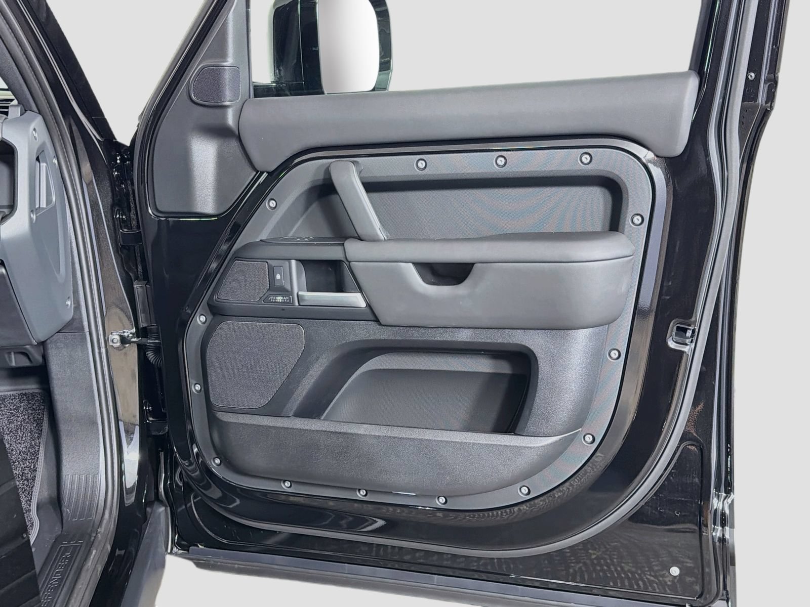New 2026 Land Rover Defender 130 X-Dynamic SE AWD/4WD image 31