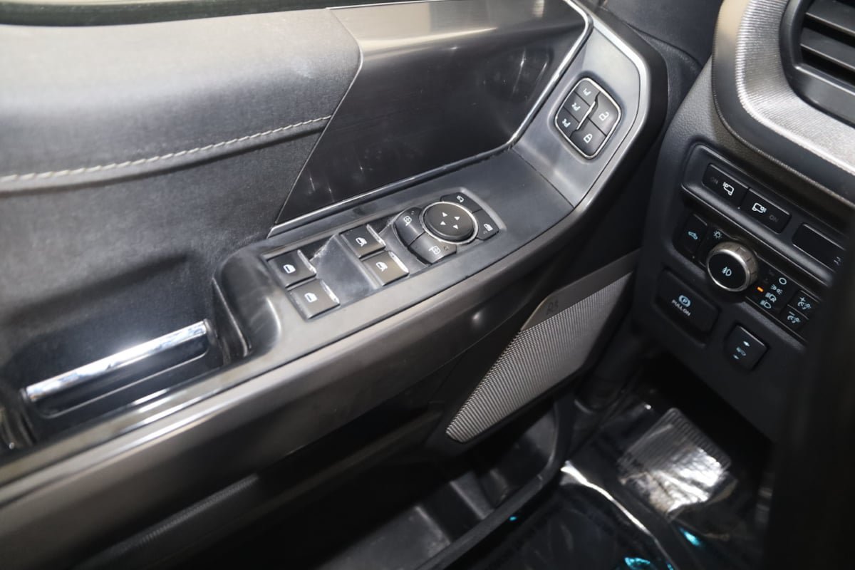 Used 2024 Ford F150 Lariat AWD/4WD image 30